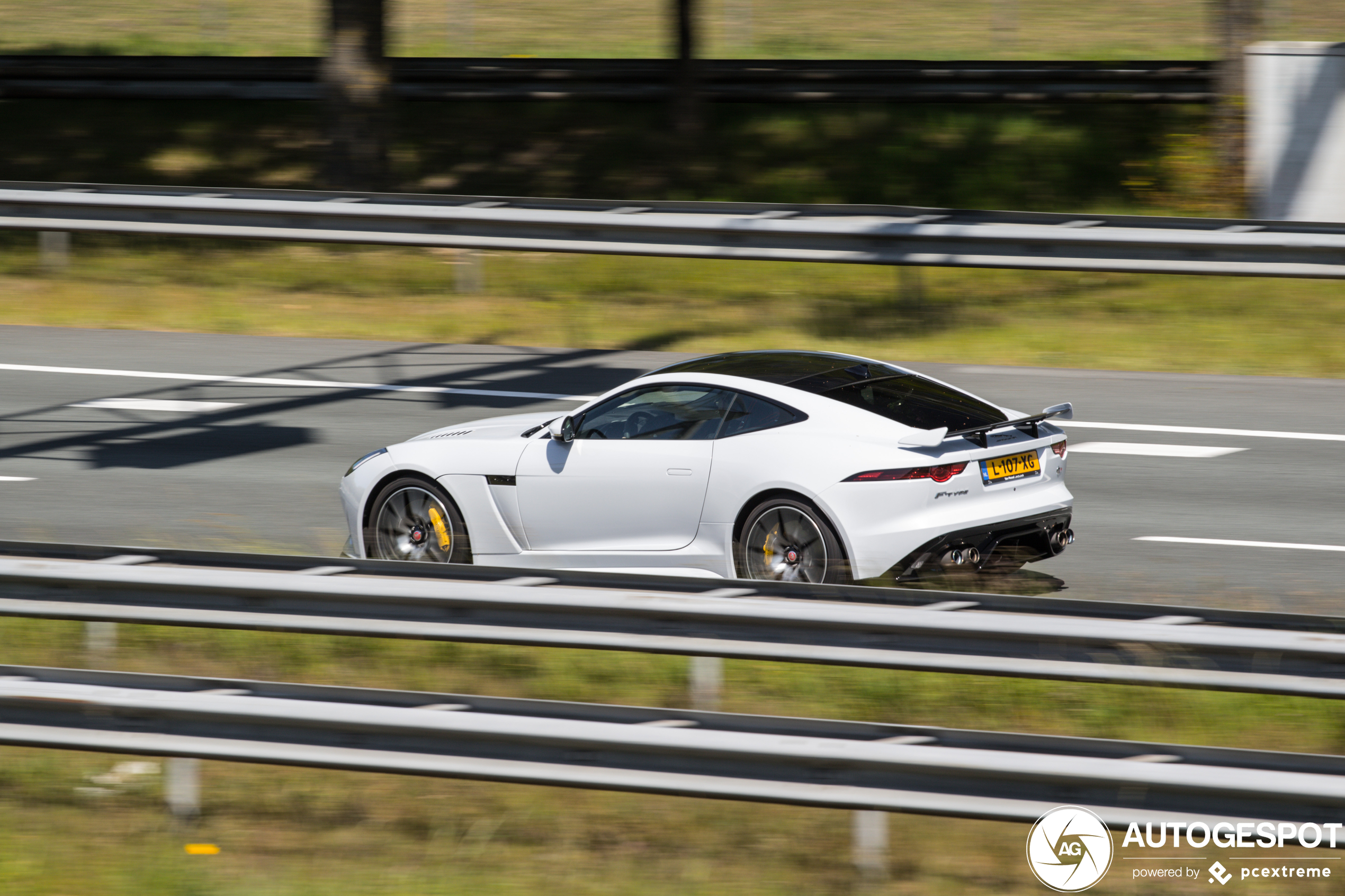 Jaguar F-TYPE SVR Coupé 2017