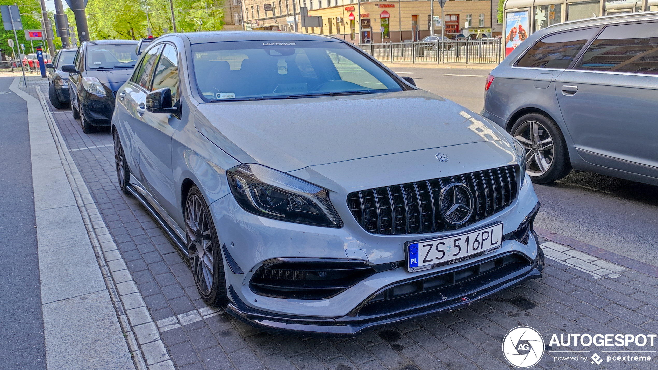 Mercedes-AMG A 45 W176 2015