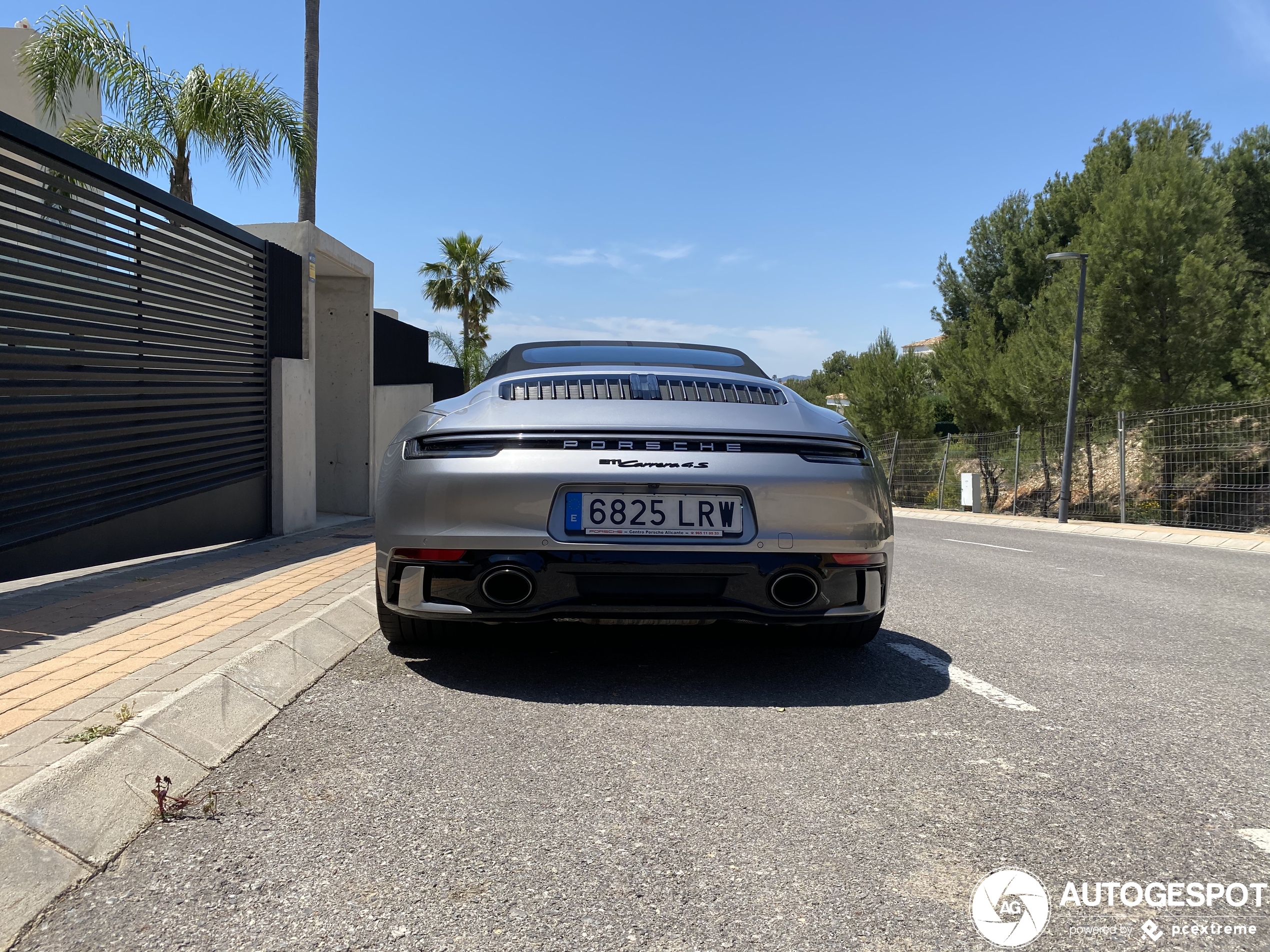 Porsche 992 Carrera 4S Cabriolet