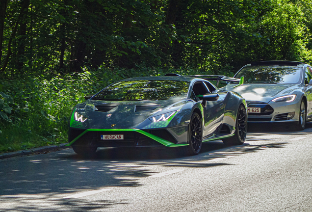 Lamborghini Huracán LP640-2 STO