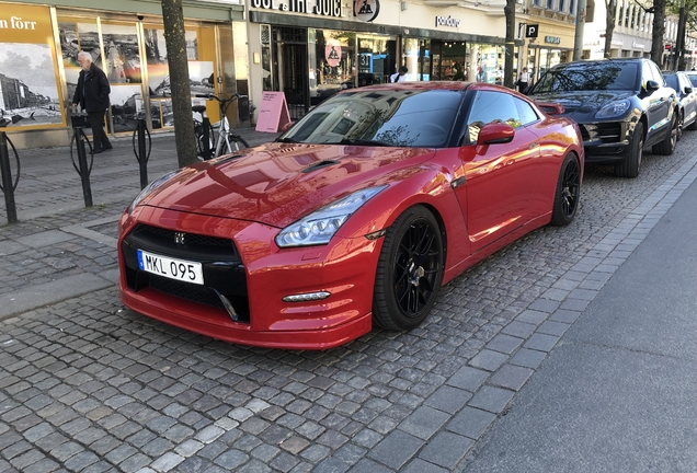 Nissan GT-R