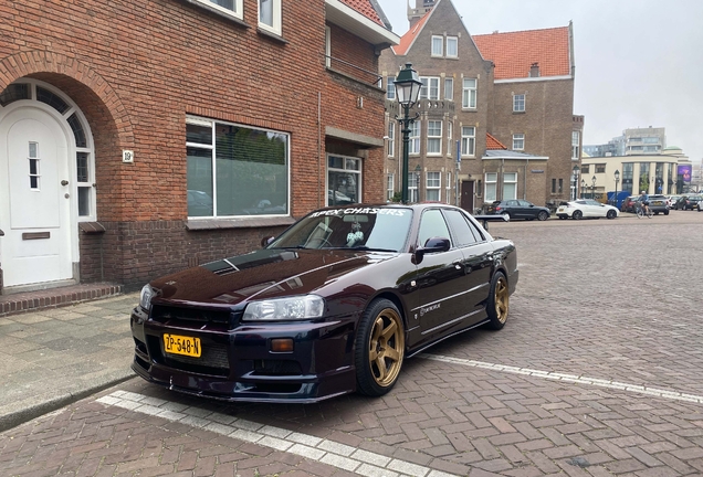 Nissan Skyline R34 Sedan