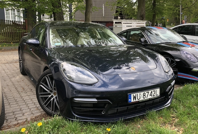 Porsche 971 Panamera Turbo