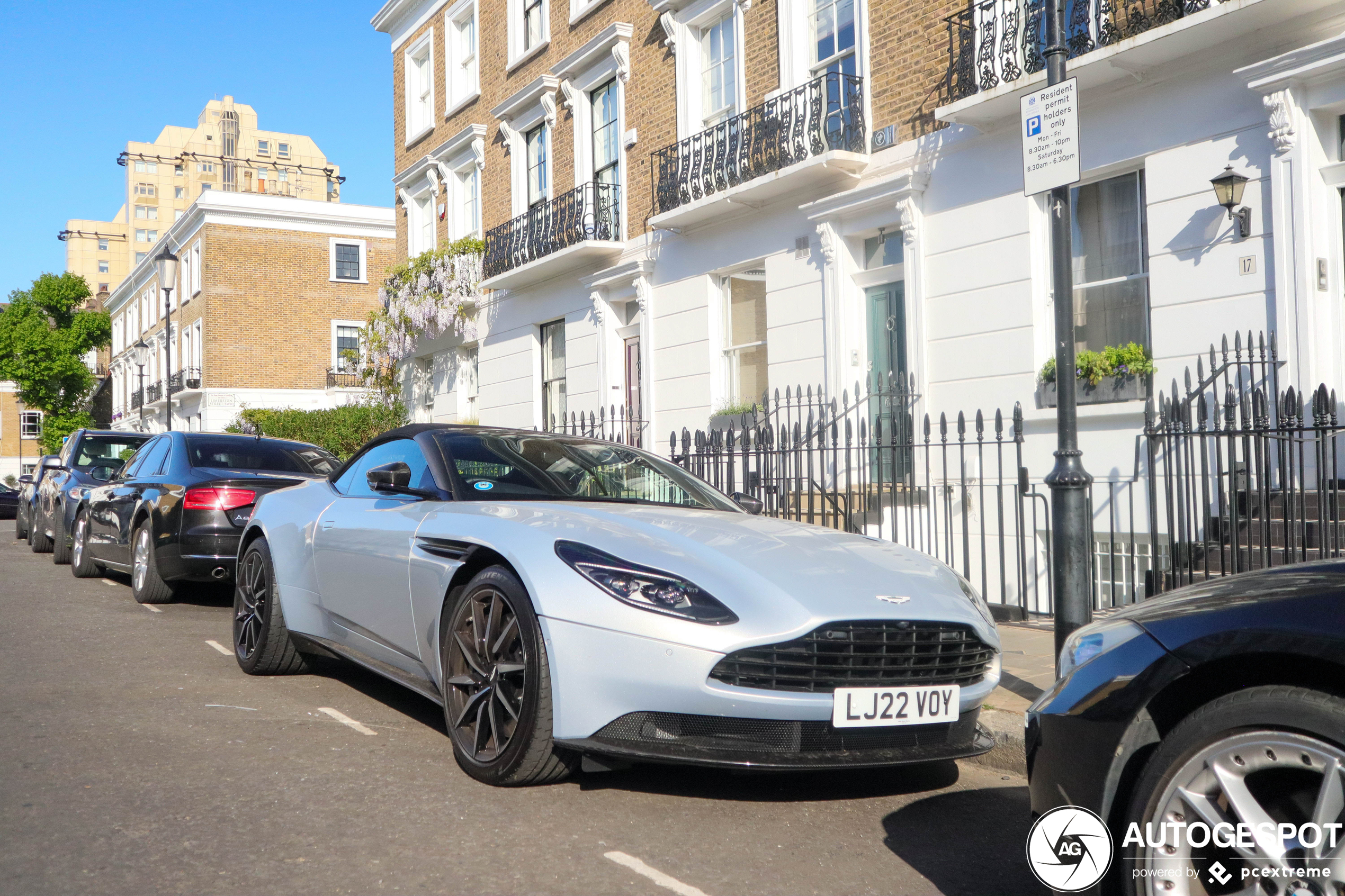 Aston Martin DB11 V8 Volante