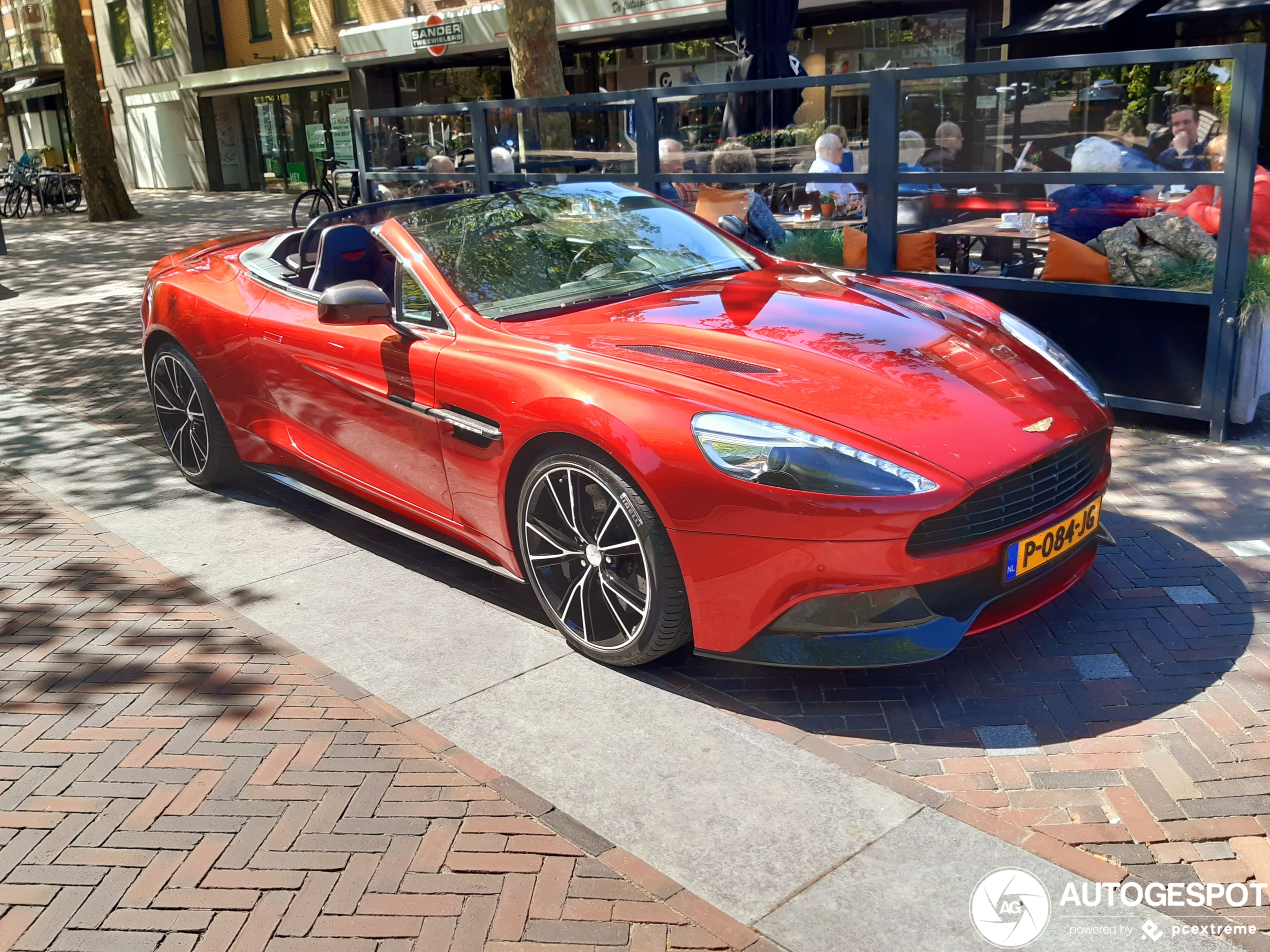 Aston Martin Vanquish Volante