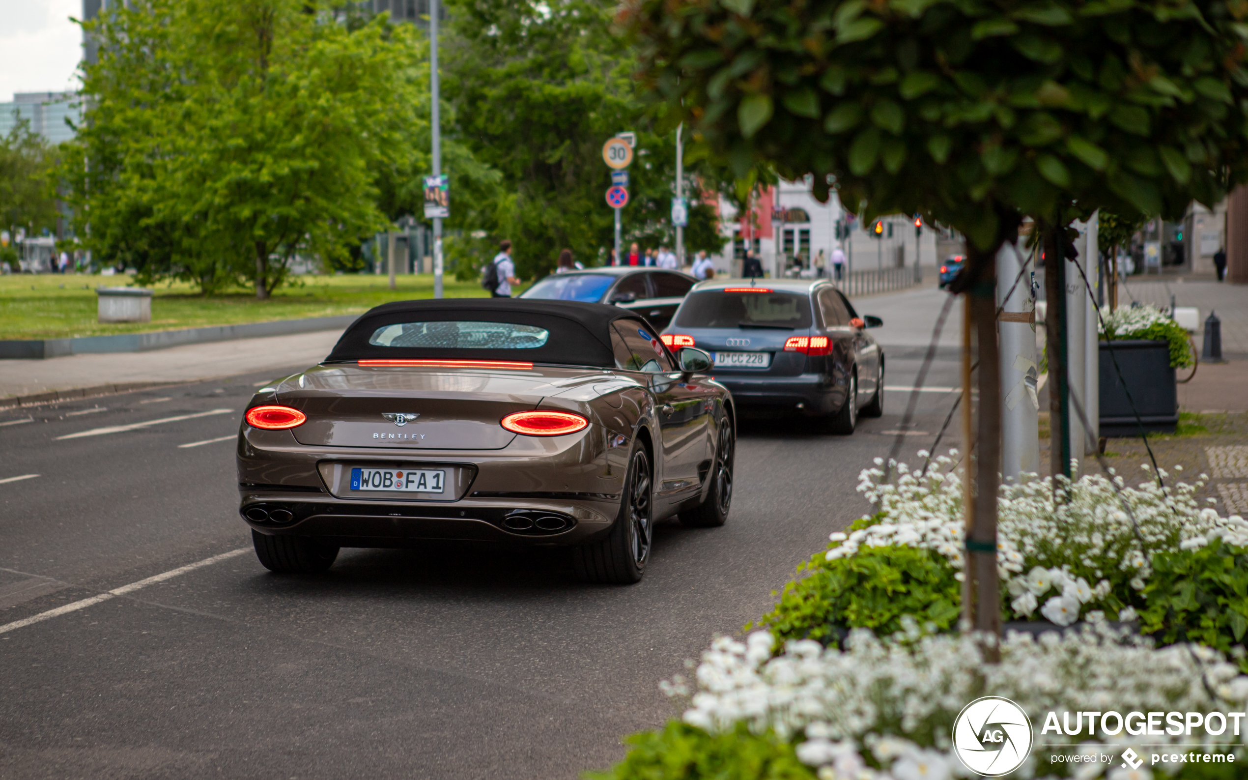 Bentley Continental GTC V8 2020