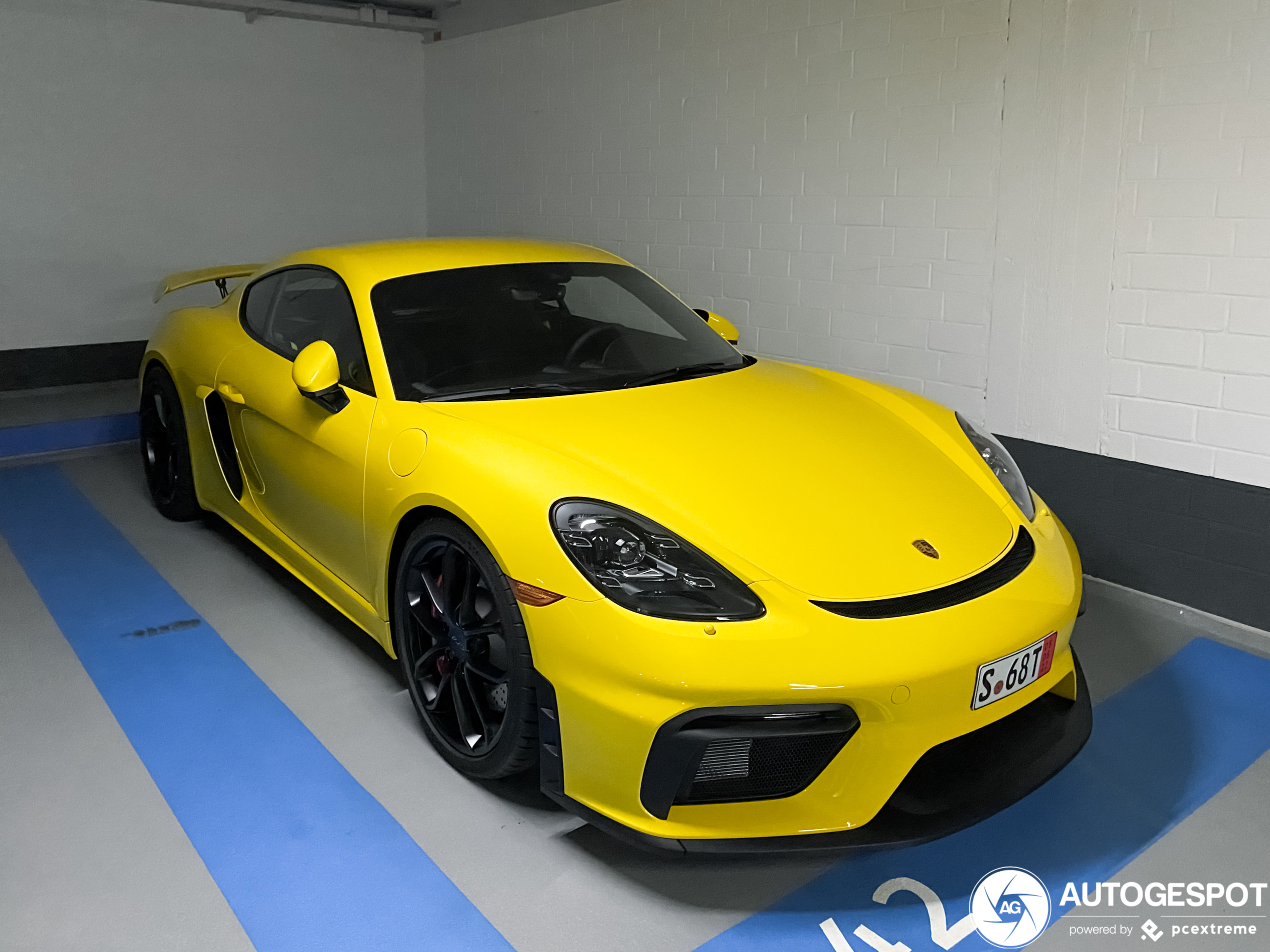 Porsche 718 Cayman GT4