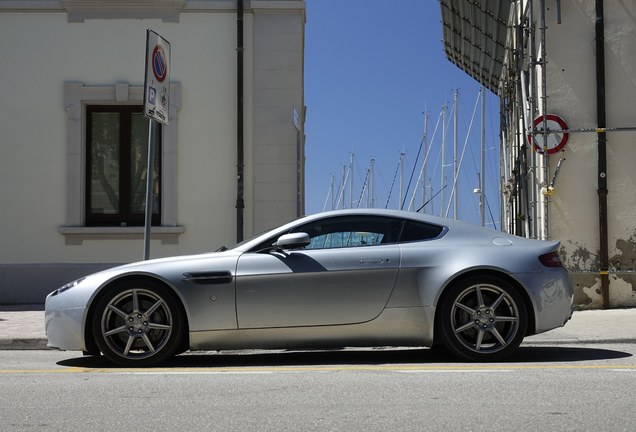 Aston Martin V8 Vantage