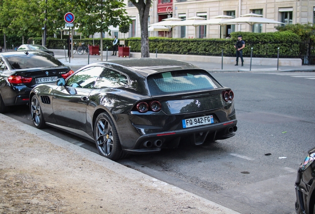 Ferrari GTC4Lusso T