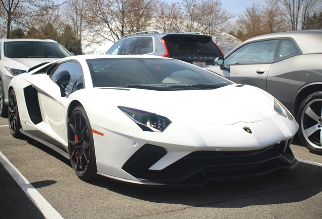 Lamborghini Aventador S LP740-4