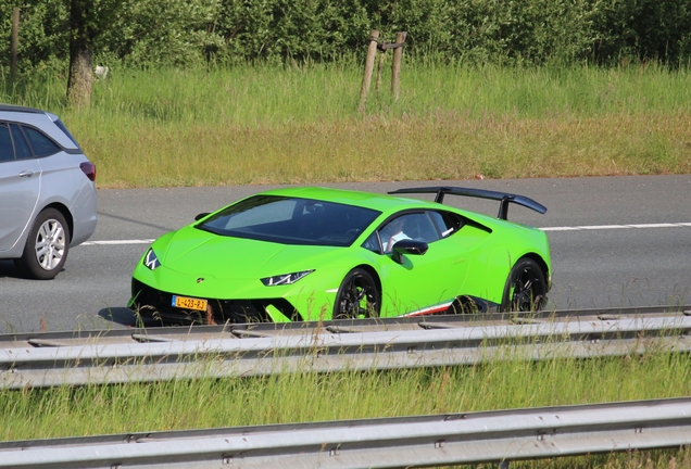 Lamborghini Huracán LP640-4 Performante