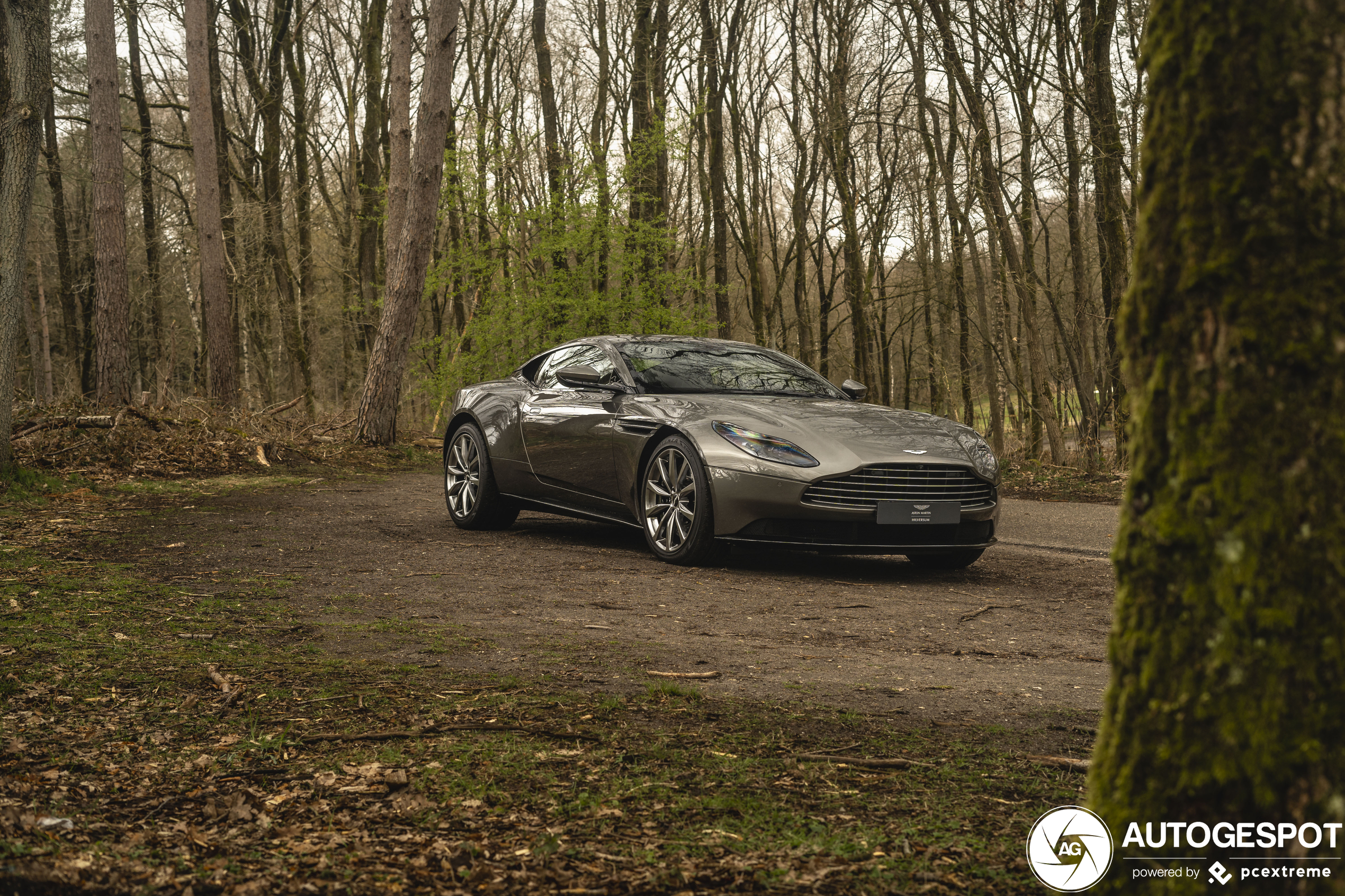 Aston Martin DB11 V8