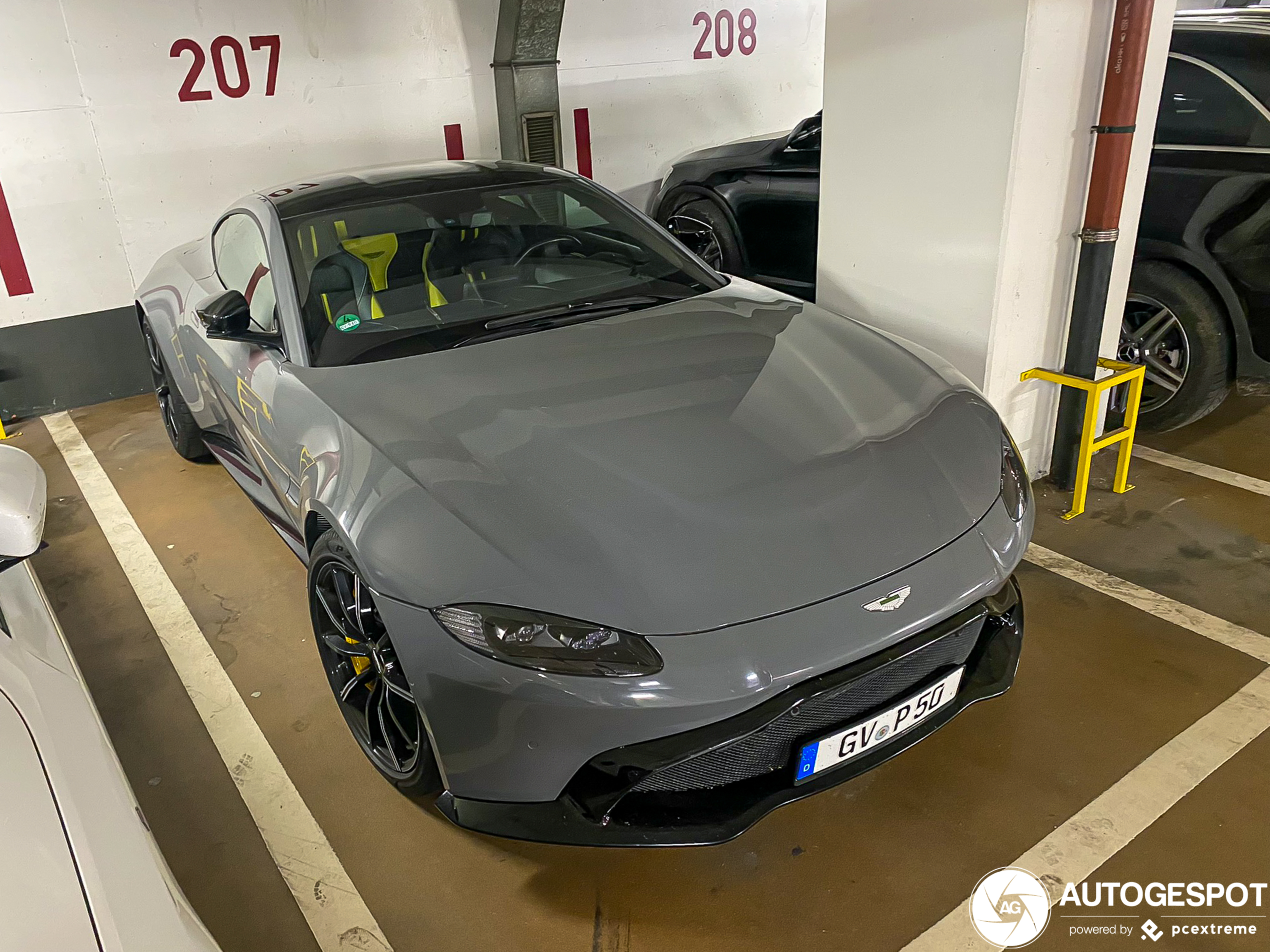 Aston Martin V8 Vantage 2018