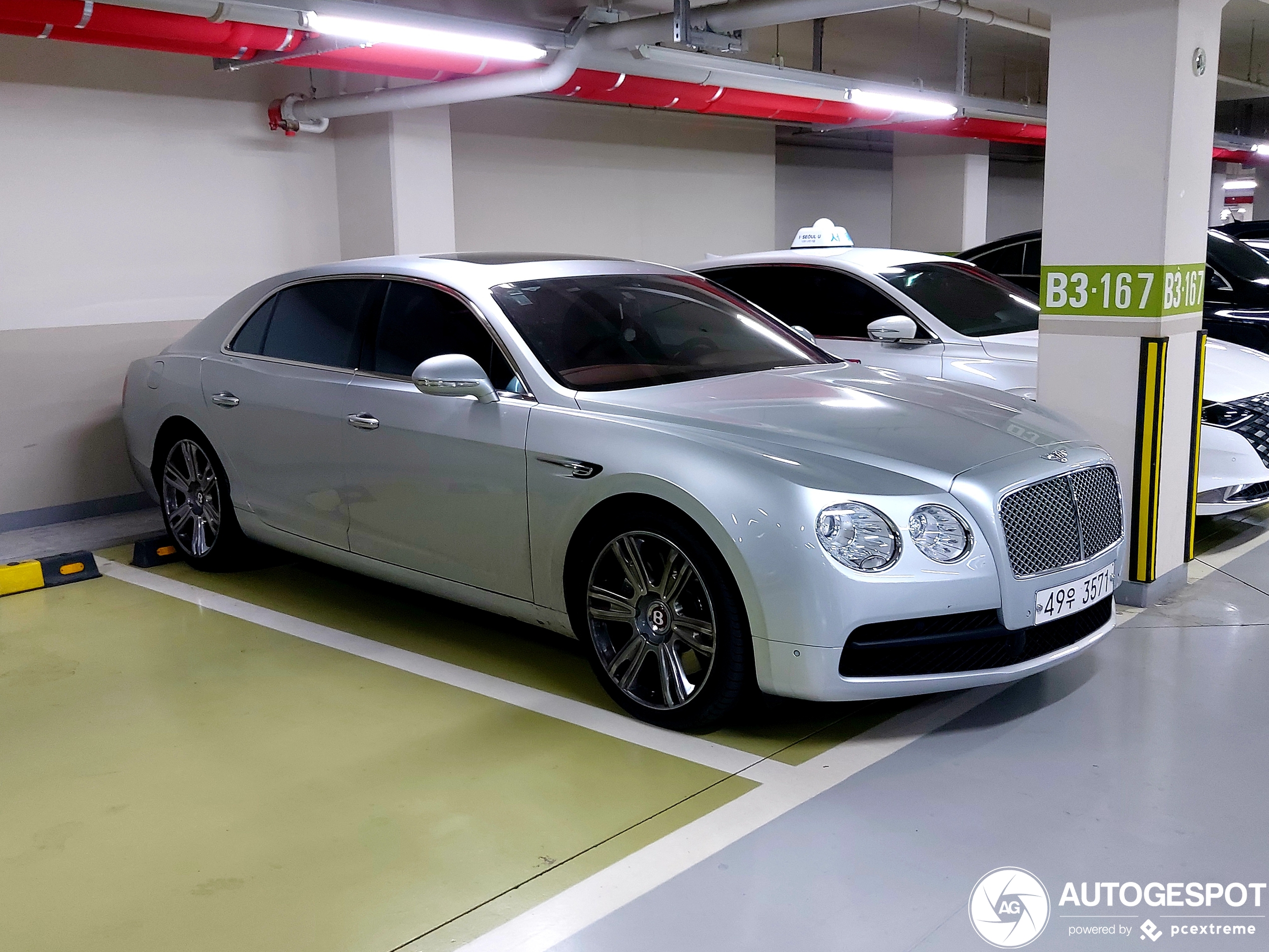 Bentley Flying Spur V8