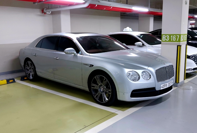 Bentley Flying Spur V8