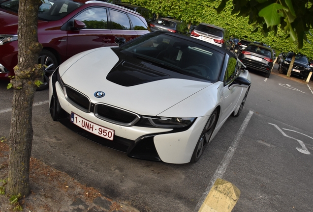 BMW i8 Roadster