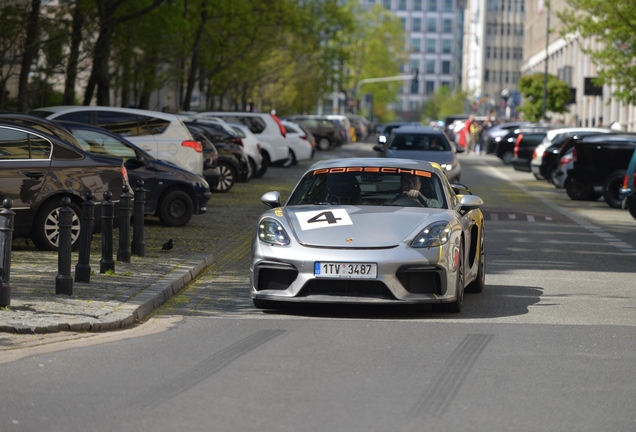 Porsche 718 Cayman GT4