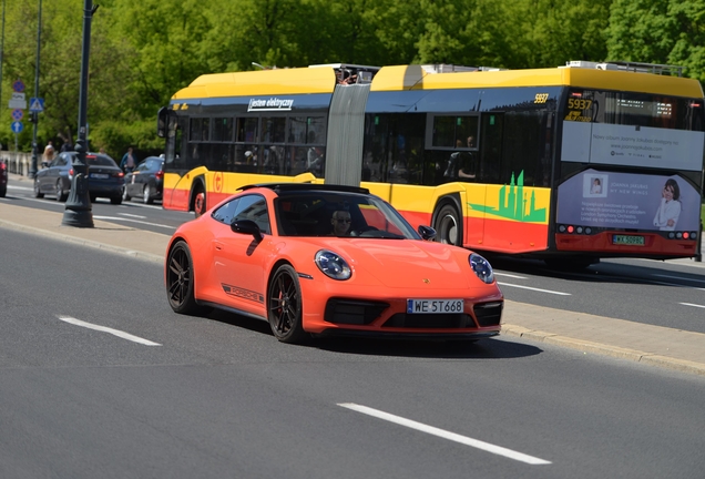 Porsche 992 Carrera 4 GTS