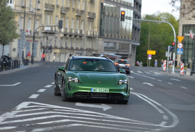 Porsche Taycan Turbo S Cross Turismo