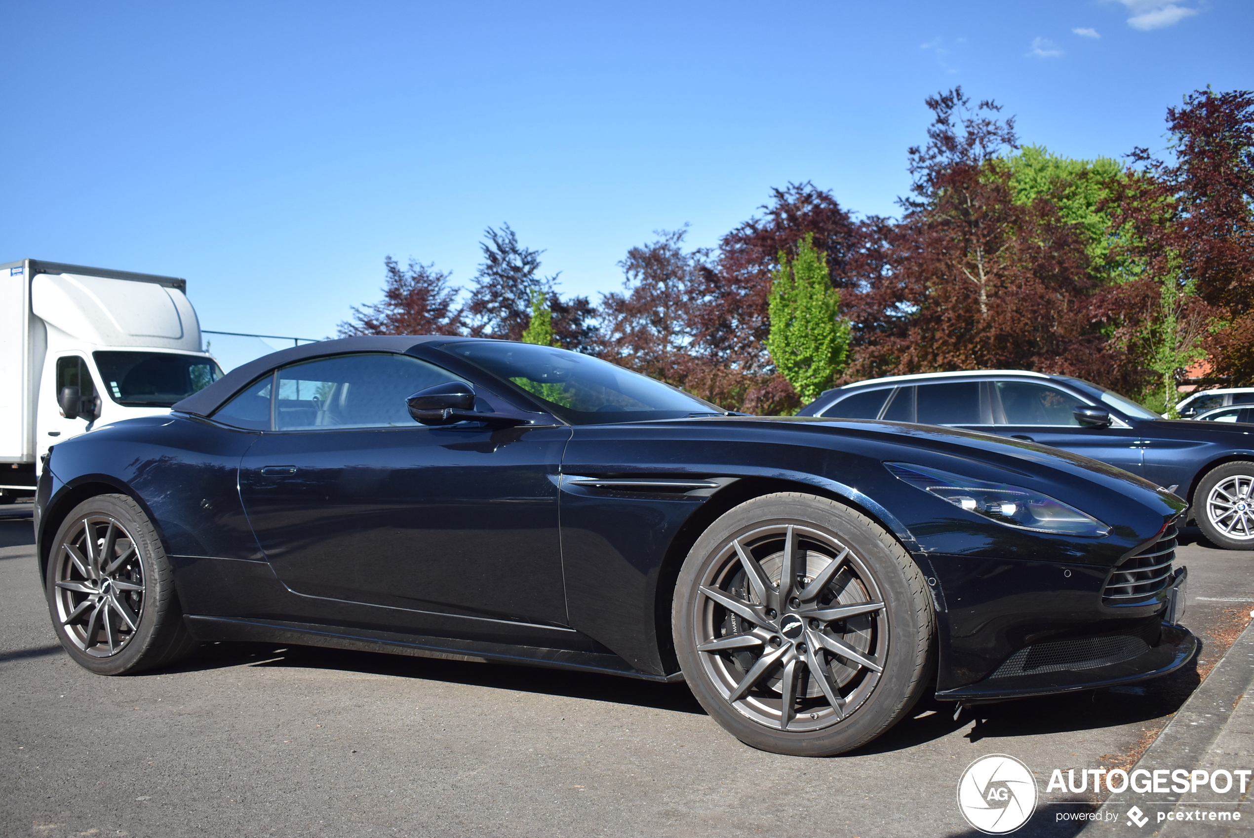 Aston Martin DB11 V8 Volante