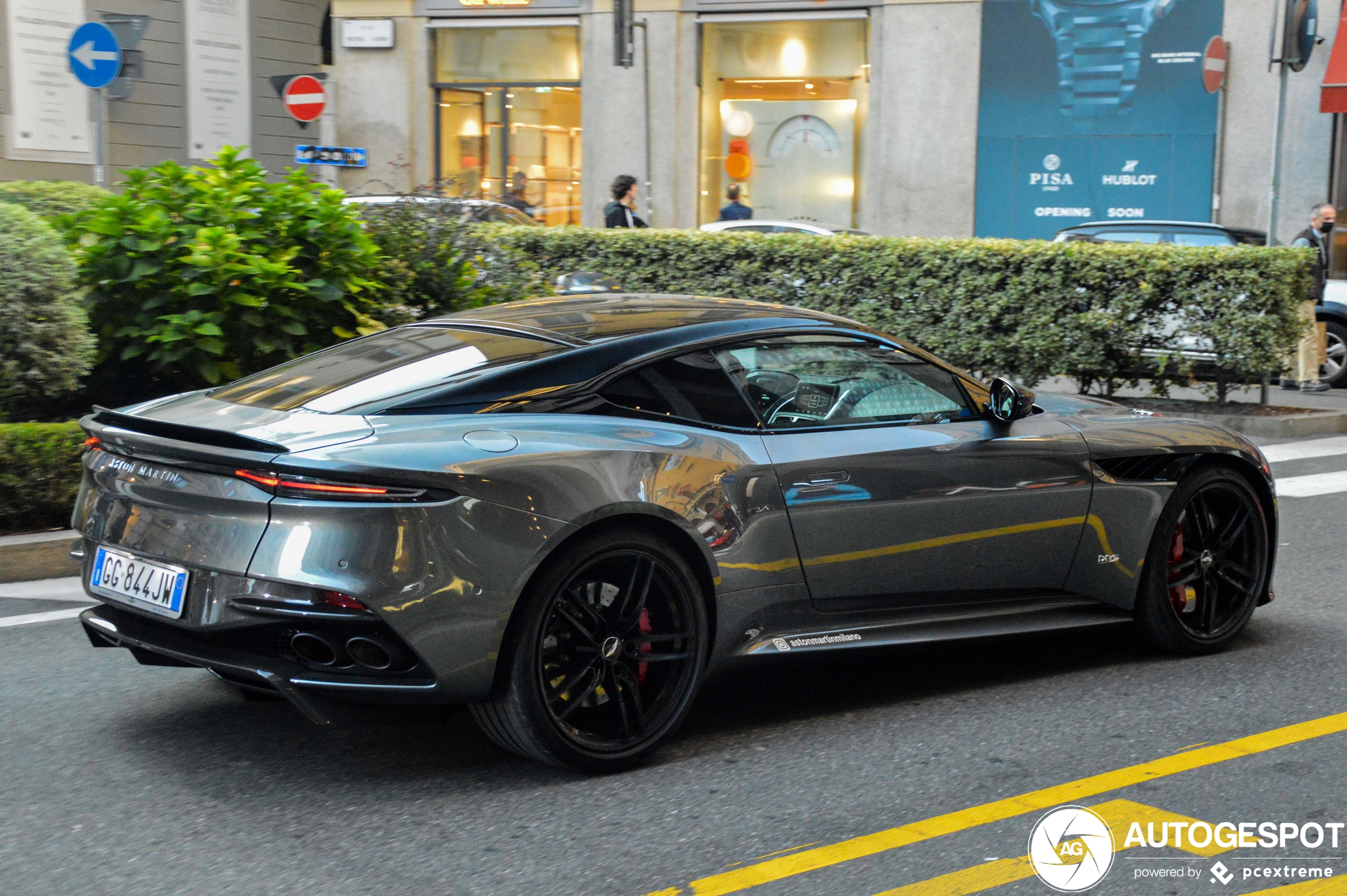 Aston Martin DBS Superleggera