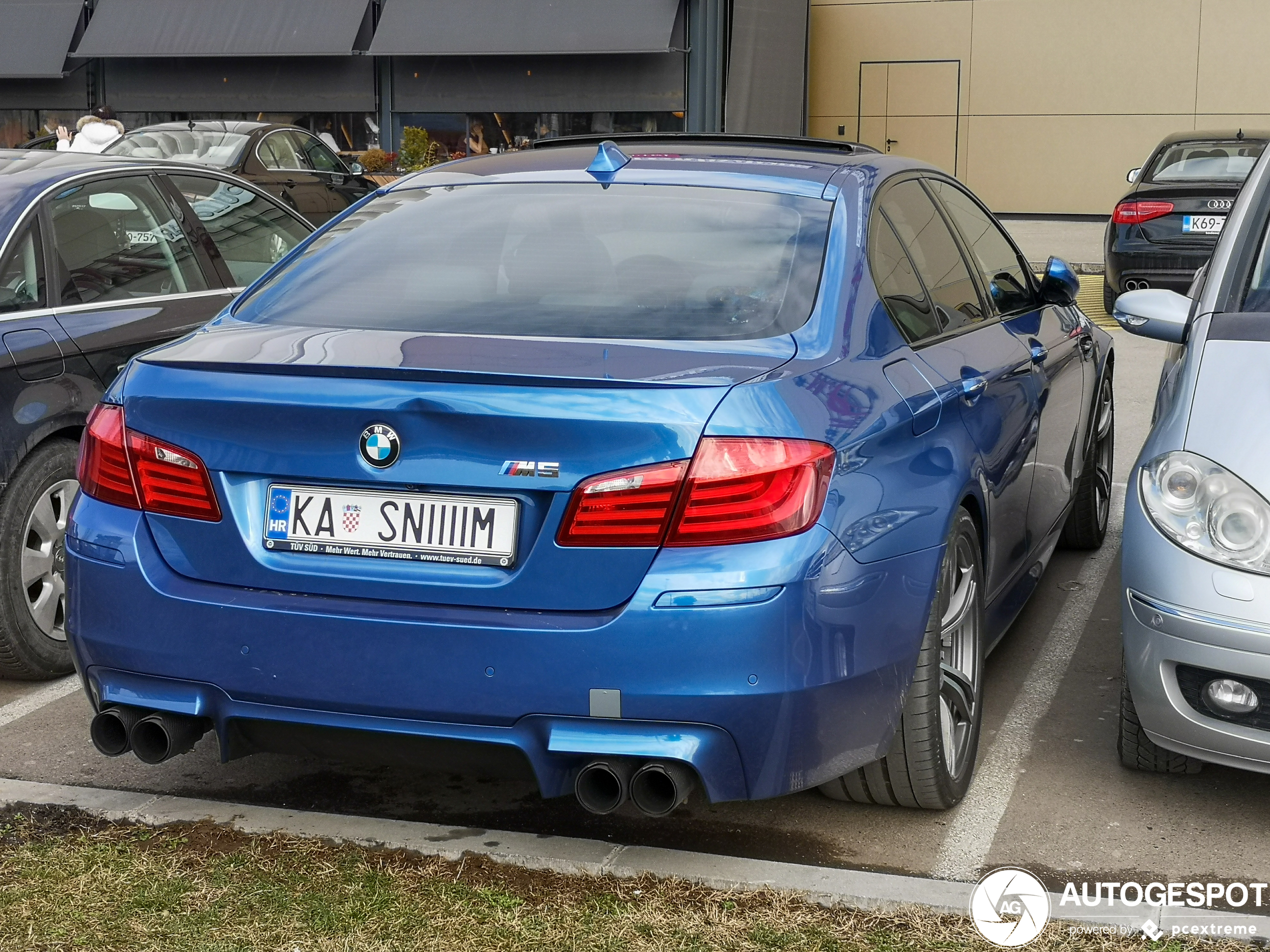 BMW M5 F10 2011