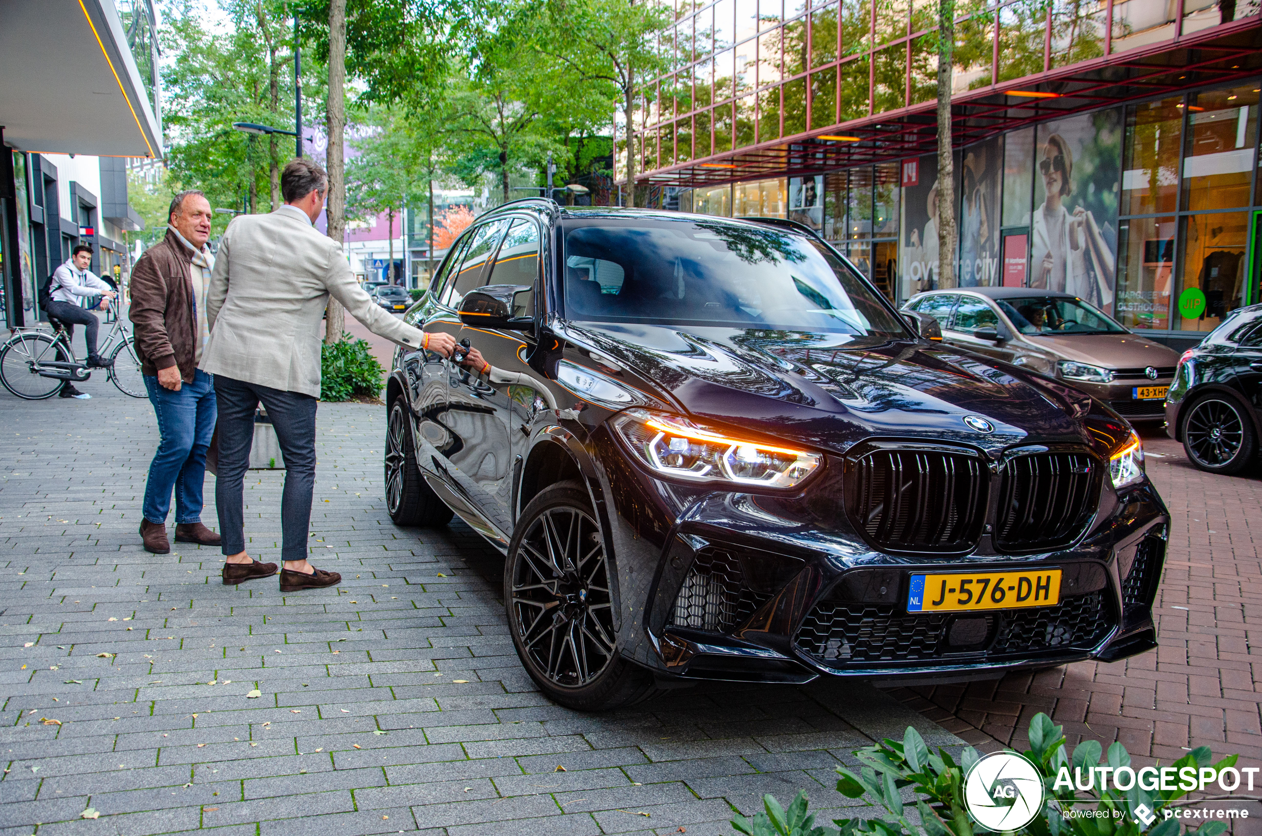 Als coach van Feyenoord mag je overal parkeren in Rotterdam