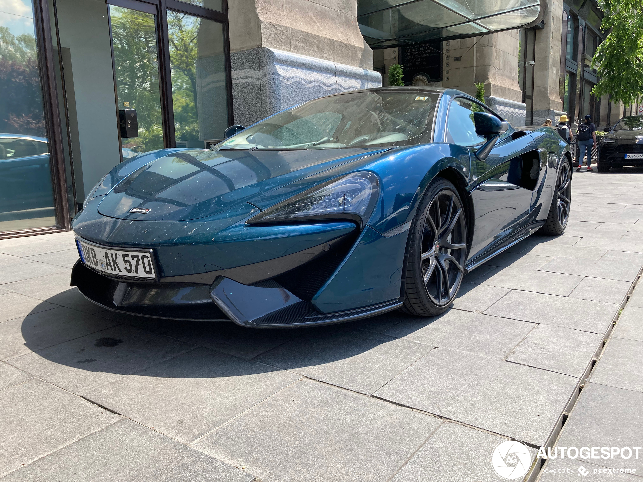 McLaren 570GT