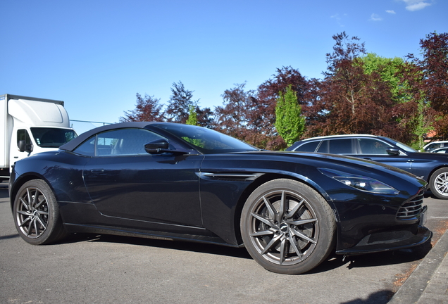 Aston Martin DB11 V8 Volante