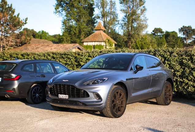 Aston Martin DBX