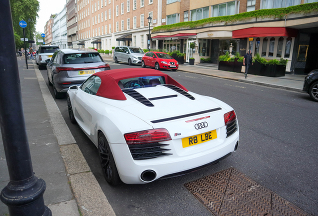 Audi R8 V10 Spyder 2013