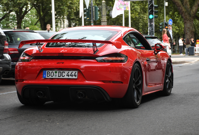 Porsche 718 Cayman GT4