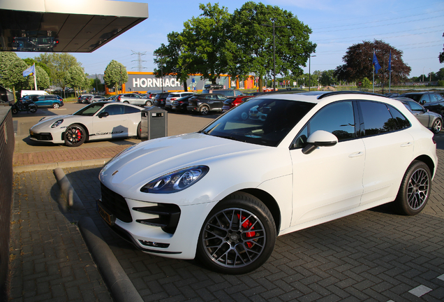 Porsche 95B Macan Turbo