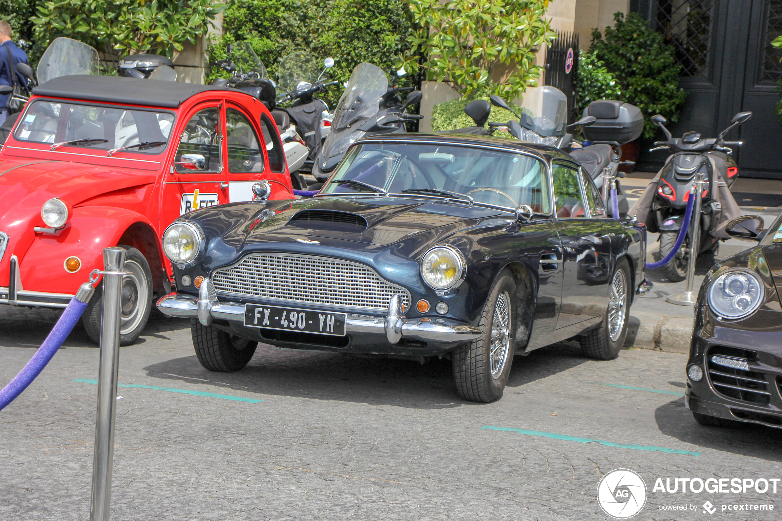 Aston Martin DB4