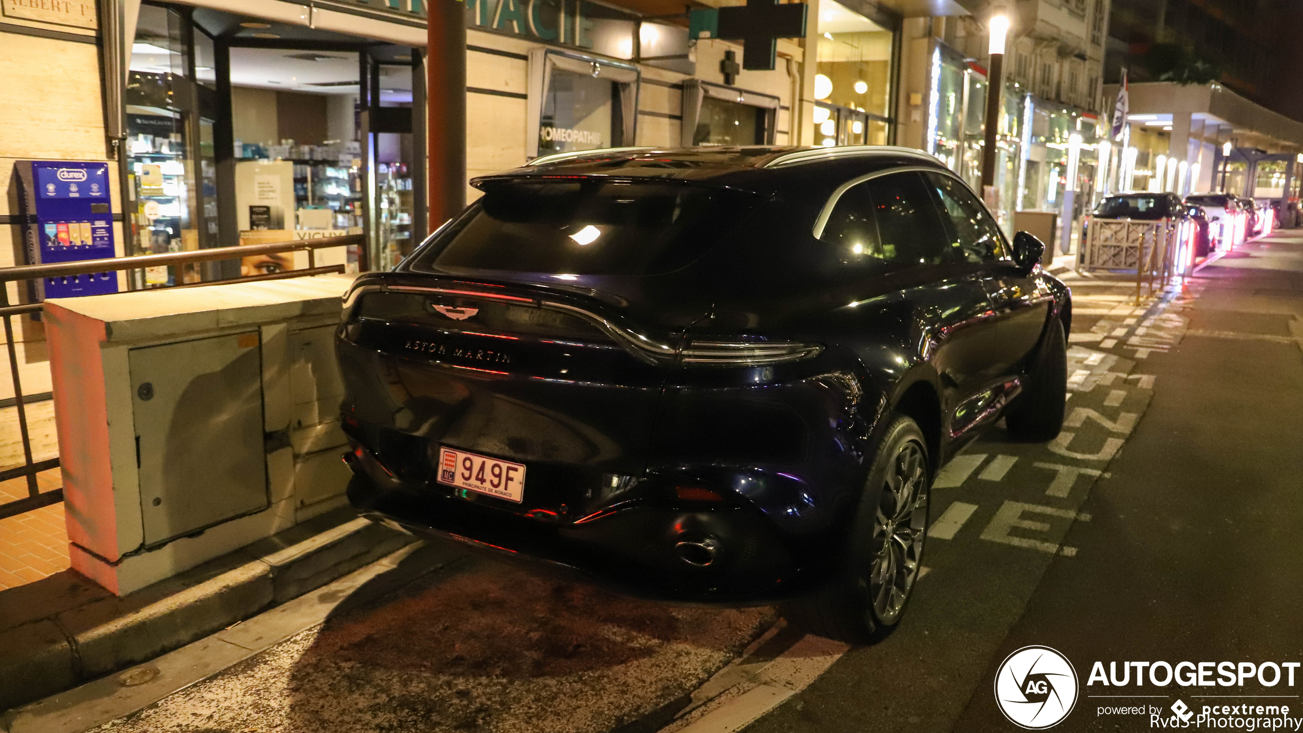 Aston Martin DBX