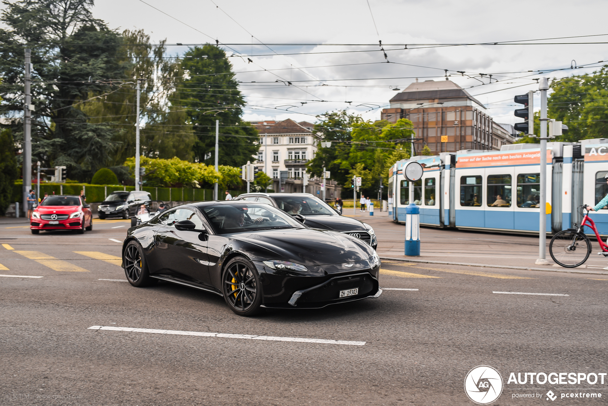 Aston Martin V8 Vantage 2018