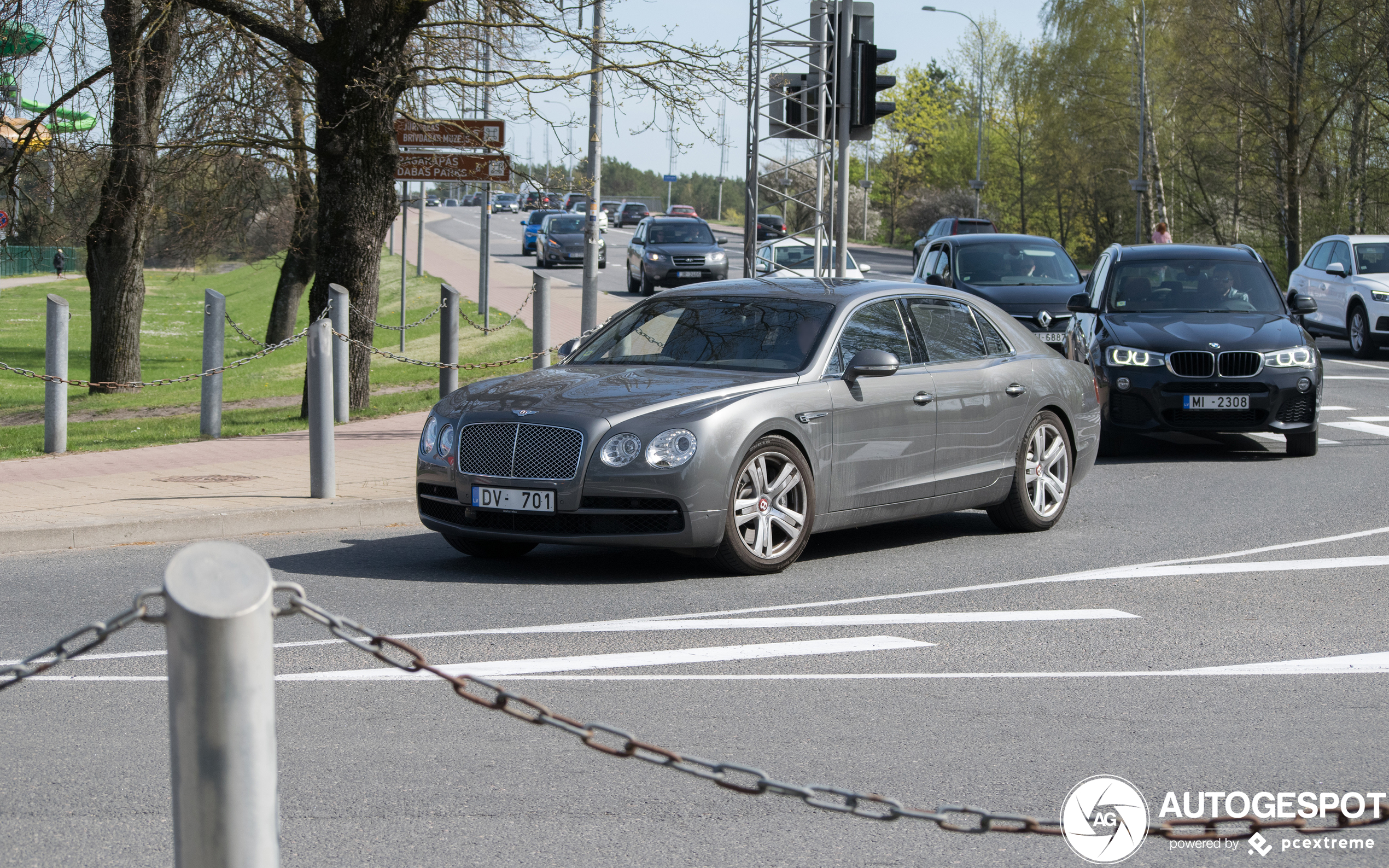 Bentley Flying Spur V8