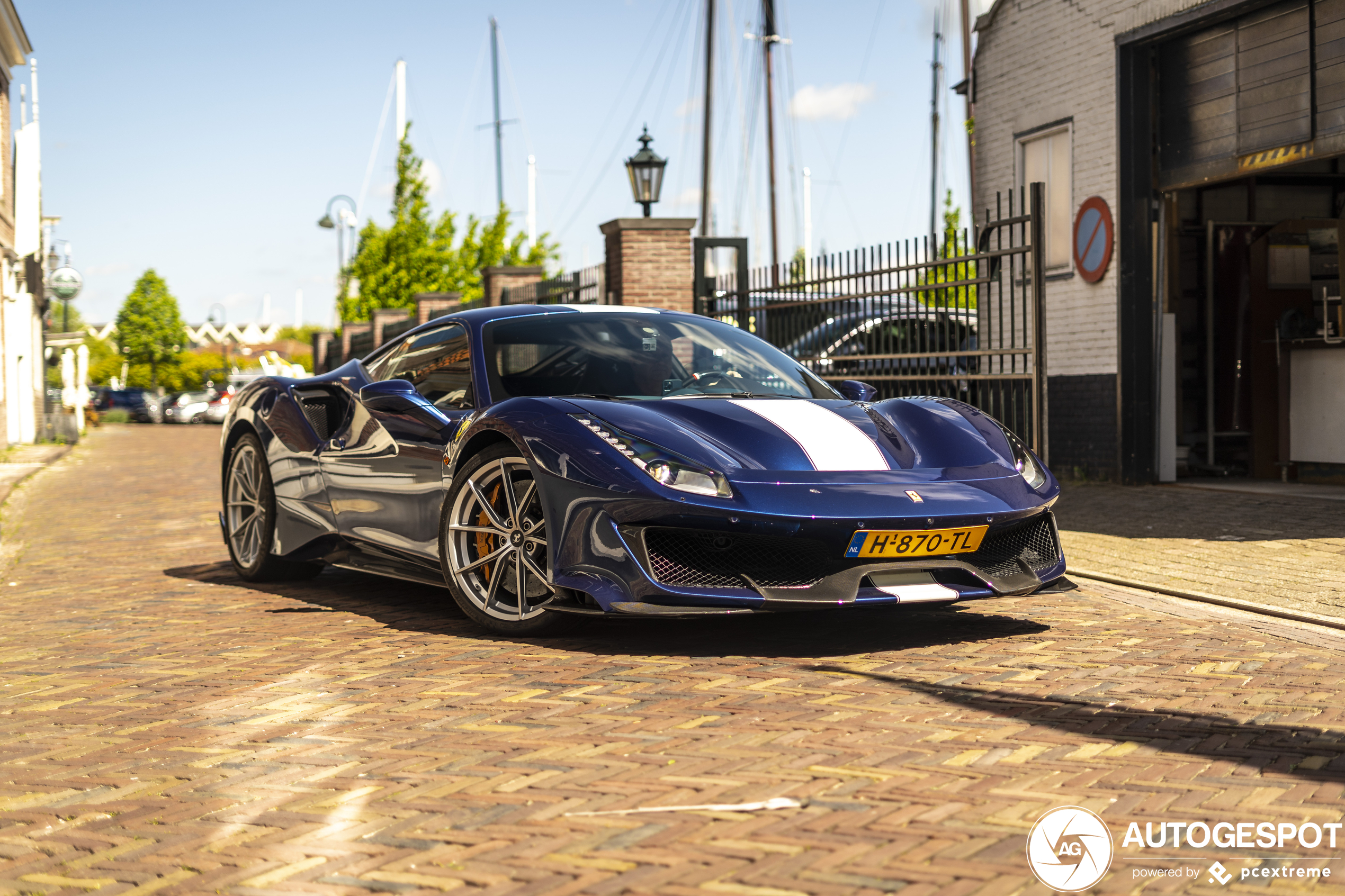 Ferrari 488 Pista