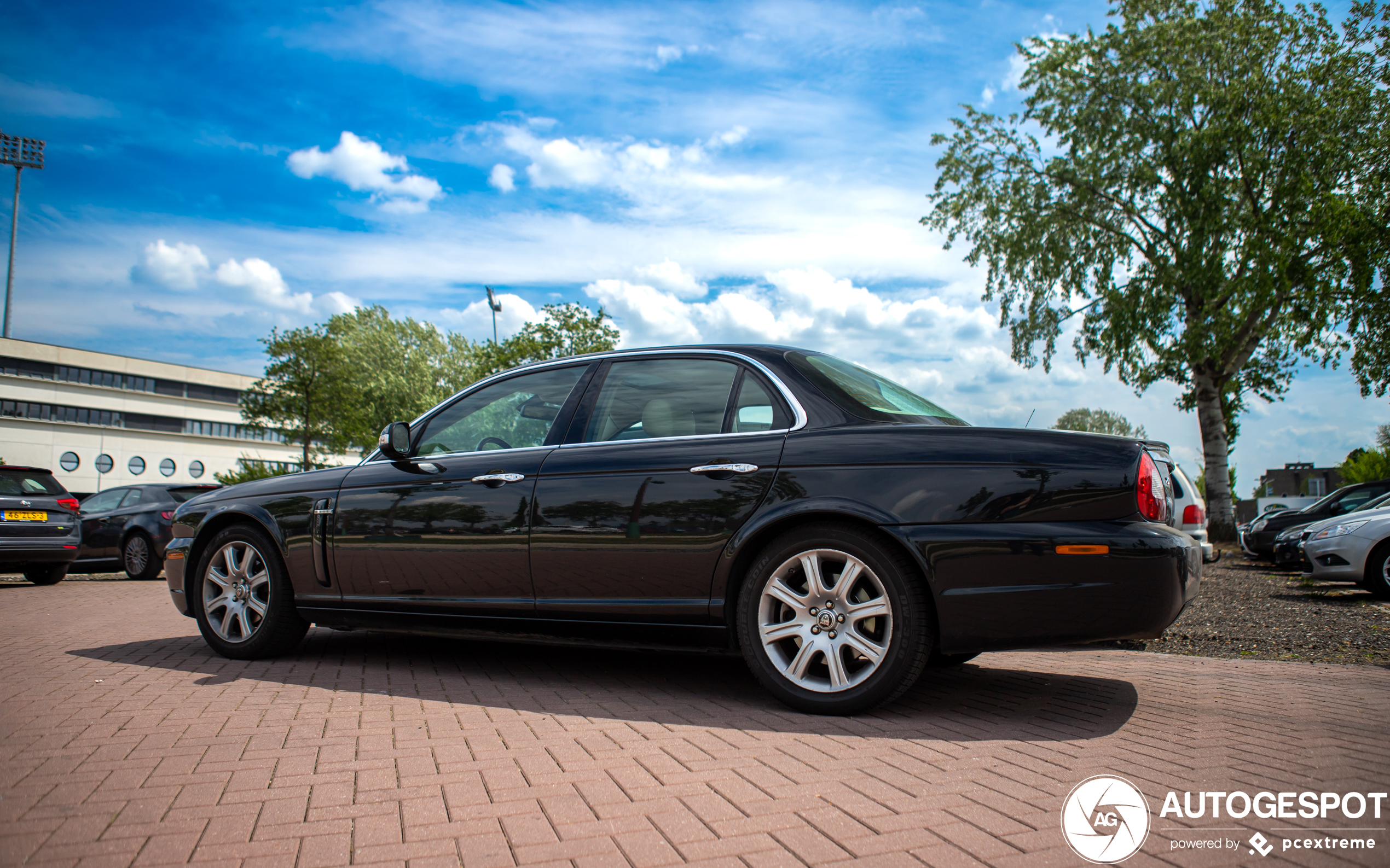 Jaguar XJR