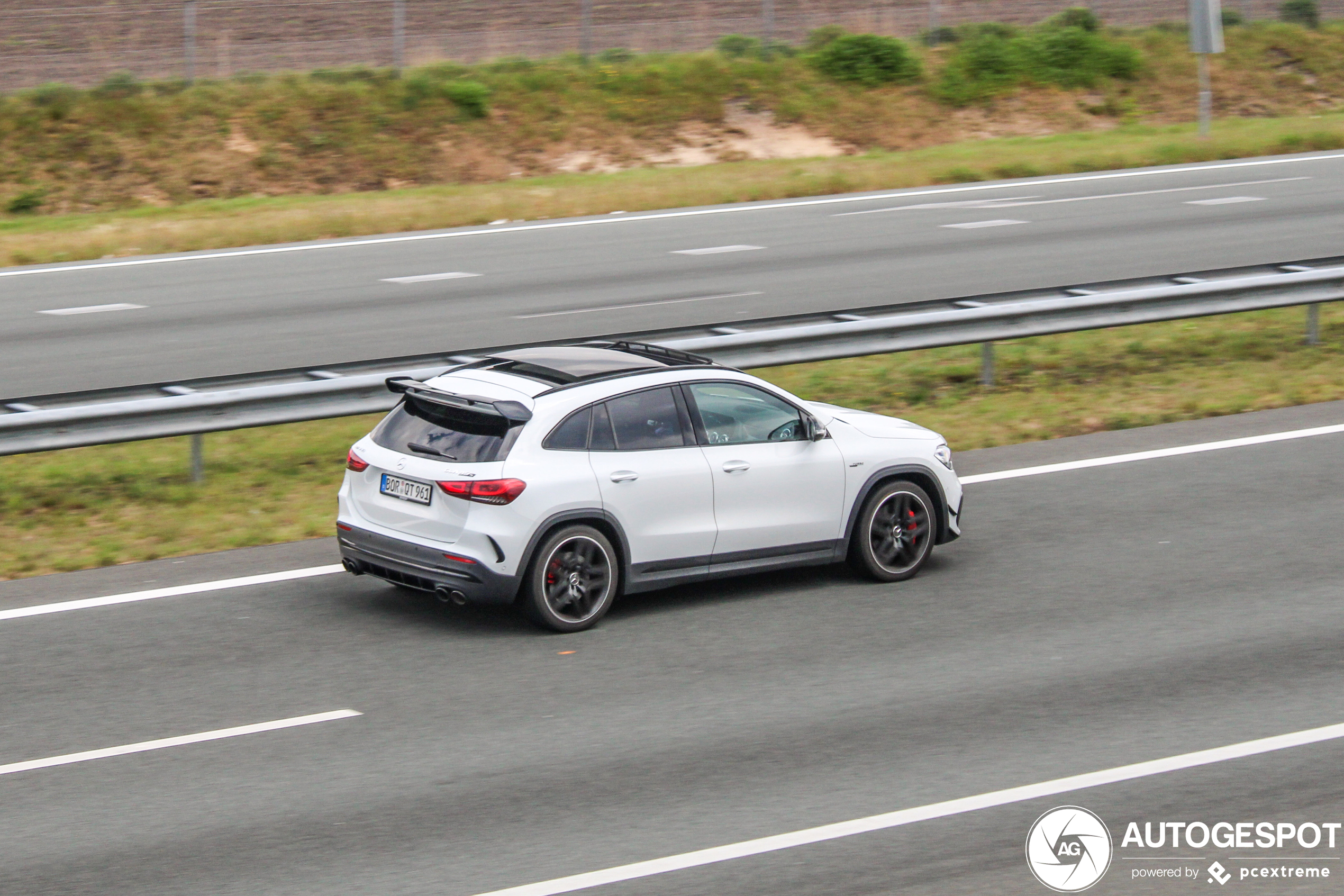 Mercedes-AMG GLA 45 S 4MATIC+ H247