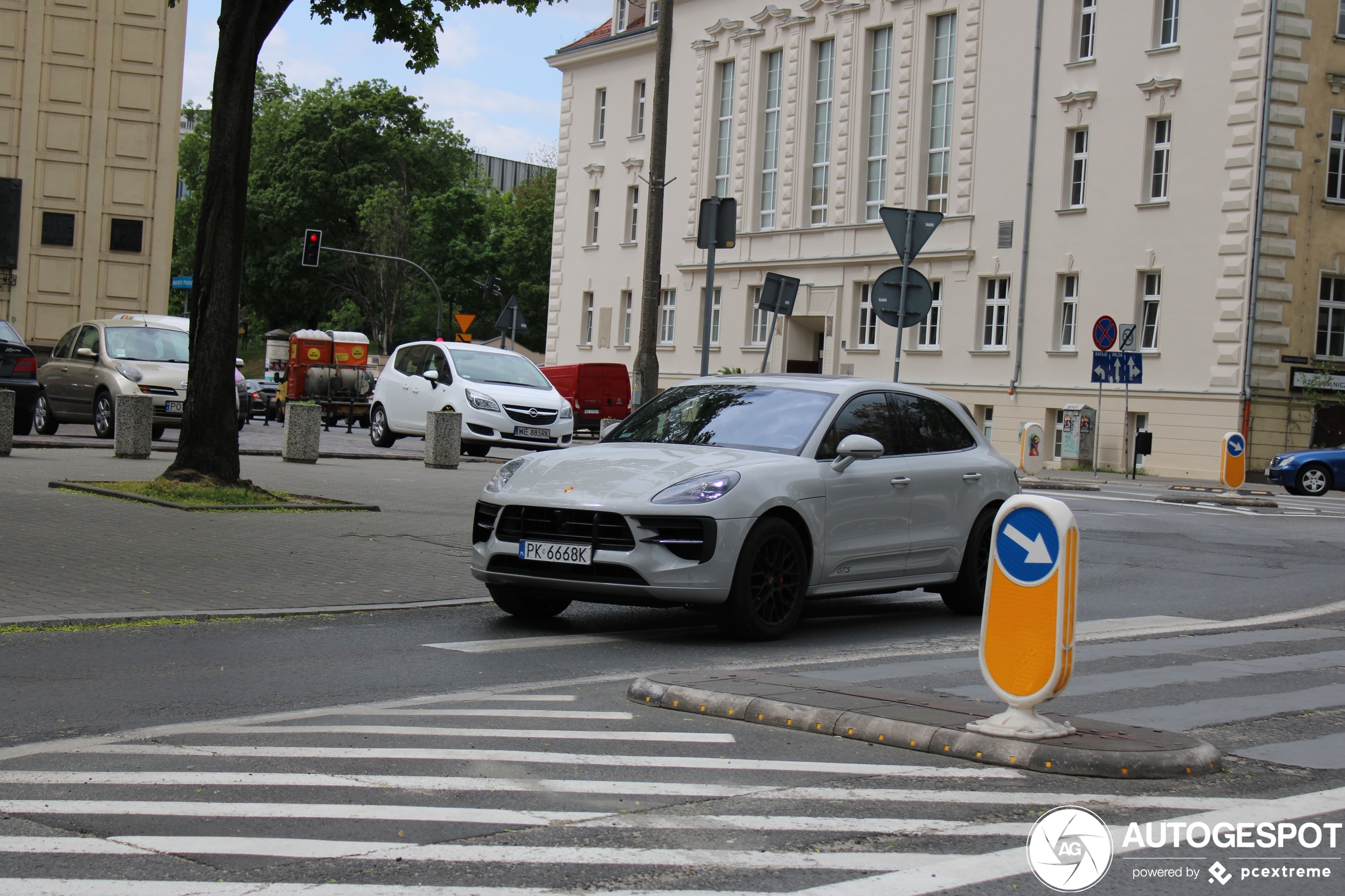 Porsche 95B Macan GTS MkII