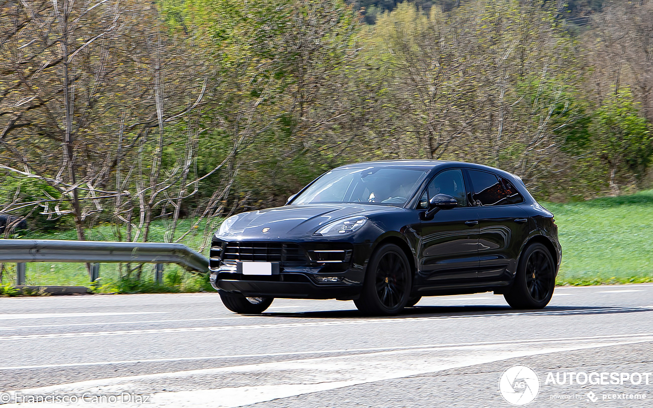 Porsche 95B Macan Turbo