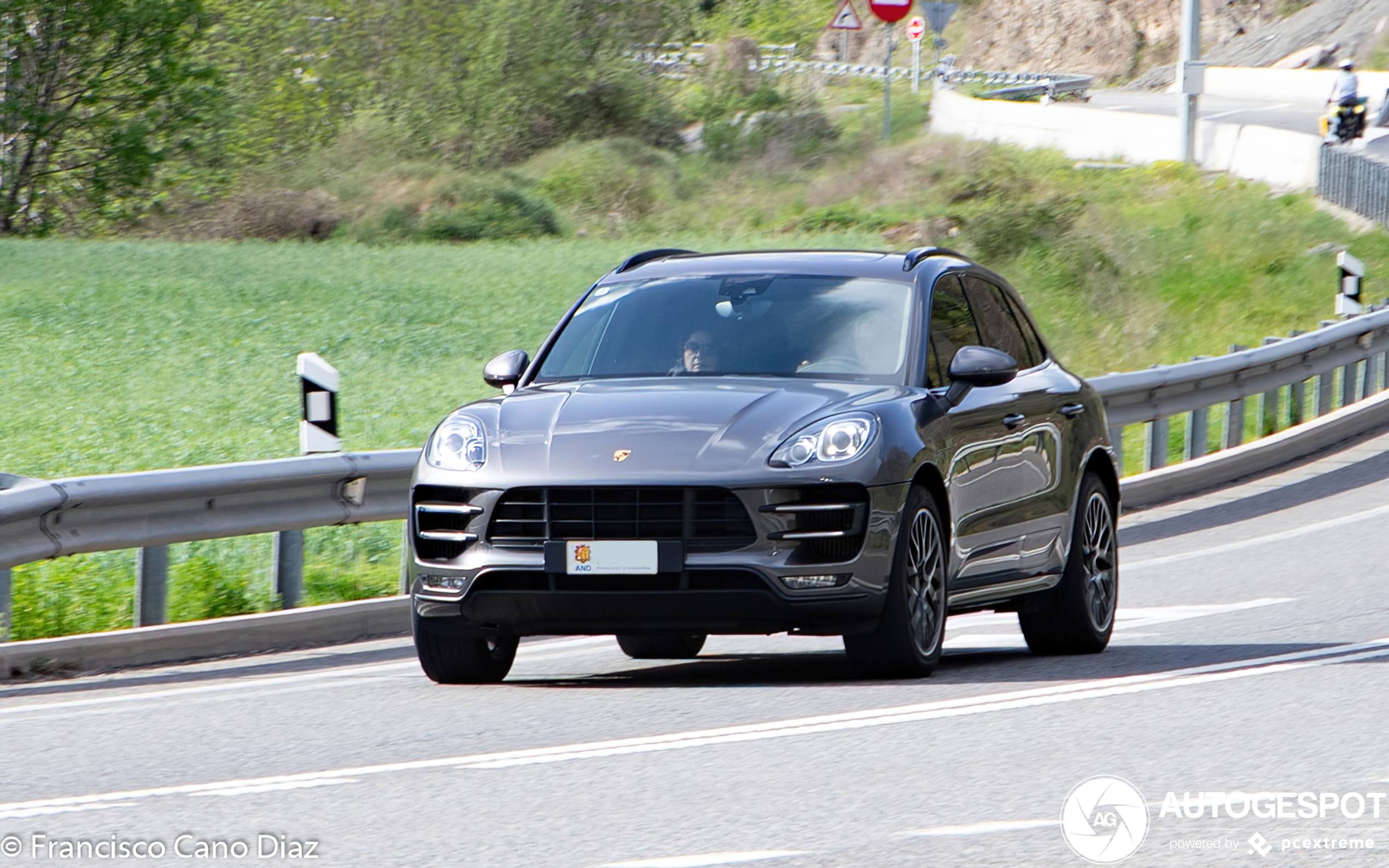 Porsche 95B Macan Turbo