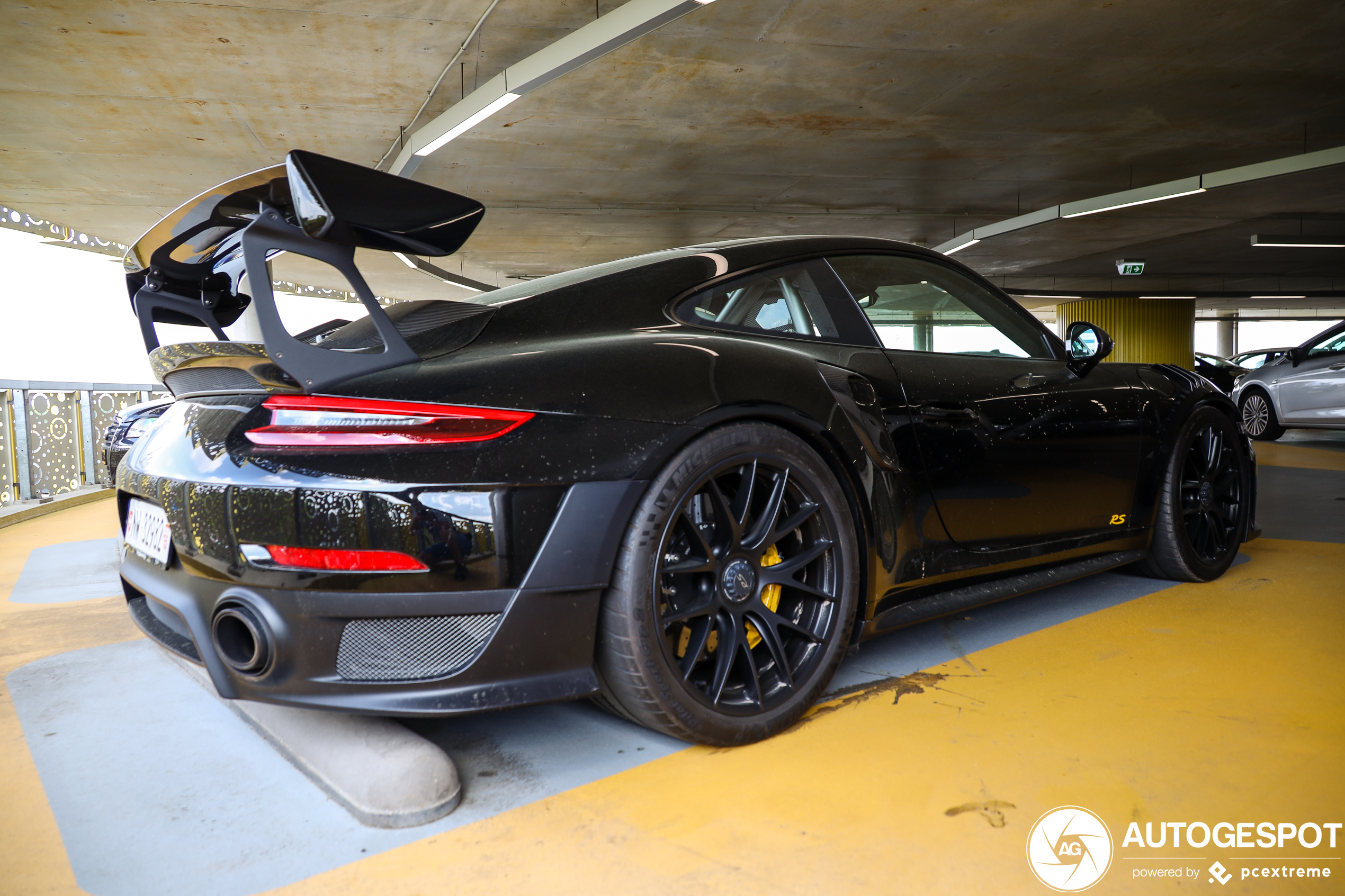 Porsche 991 GT2 RS Weissach Package