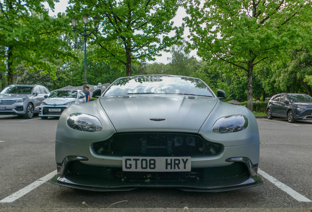 Aston Martin Vantage GT8