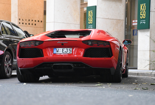 Lamborghini Aventador LP700-4