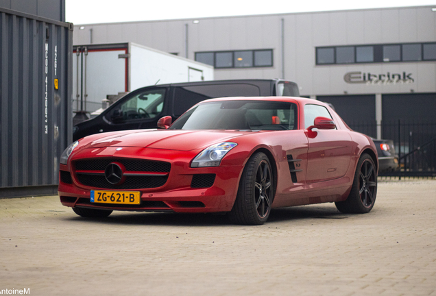 Mercedes-Benz SLS AMG