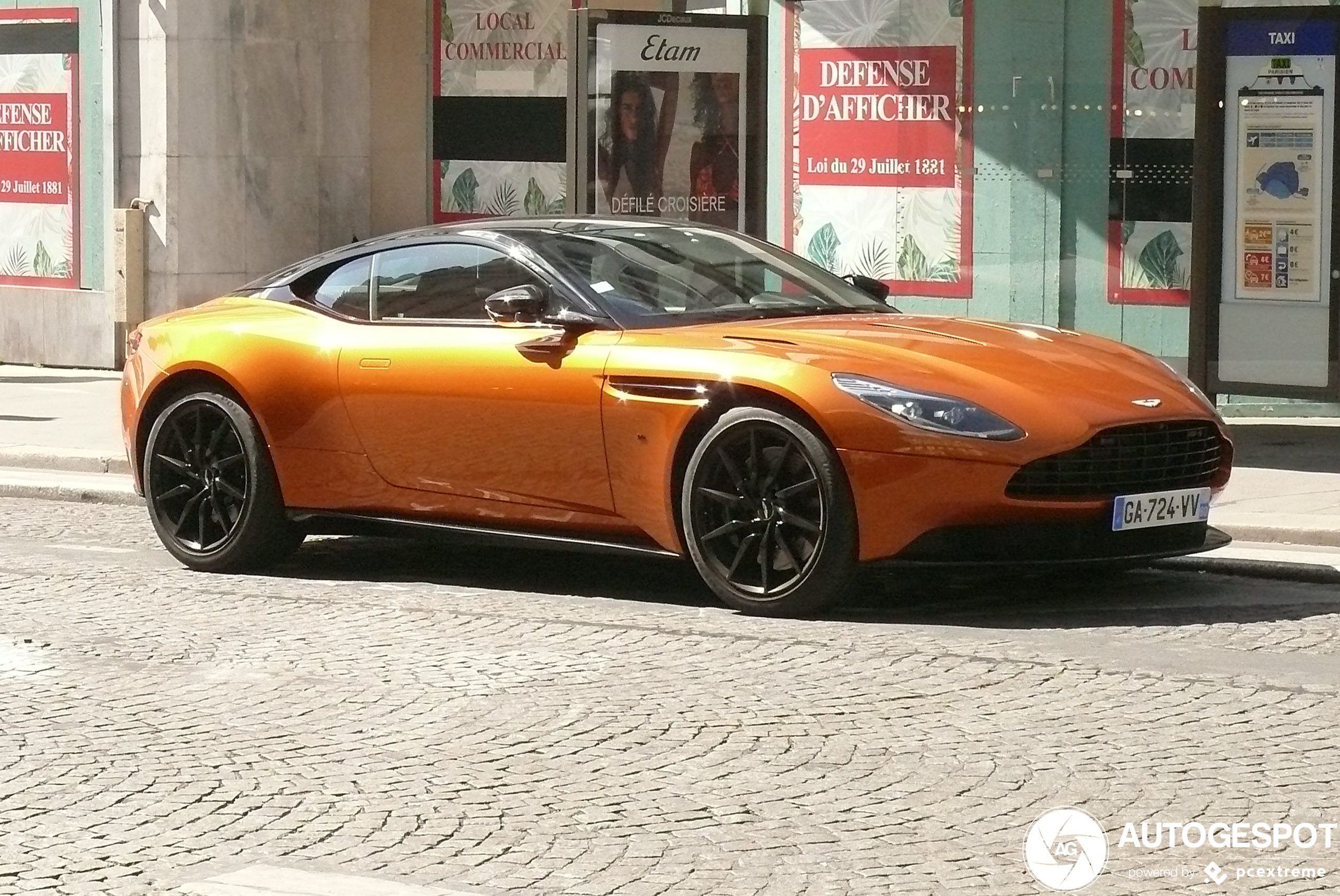 Aston Martin DB11