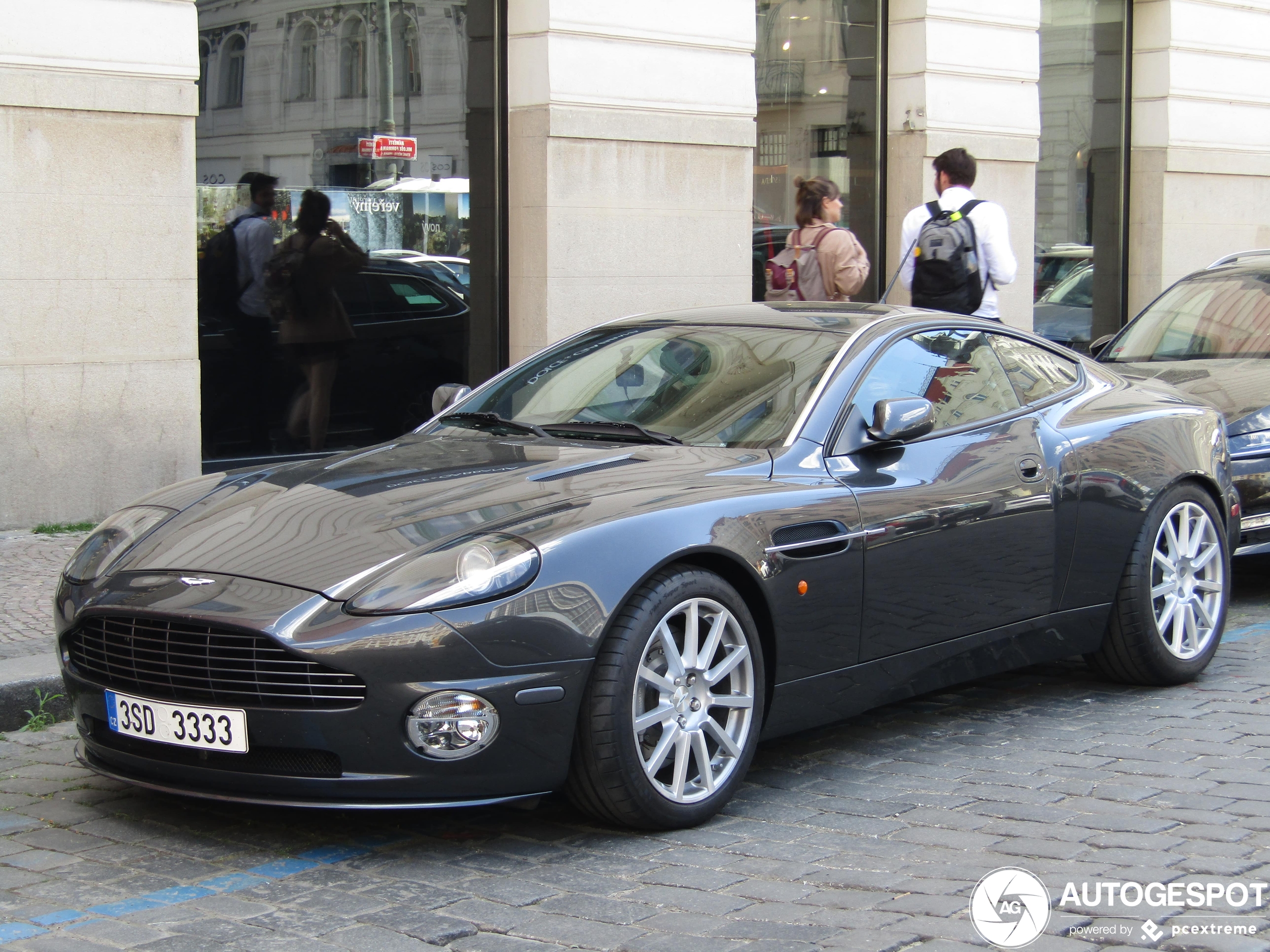 Aston Martin Vanquish S