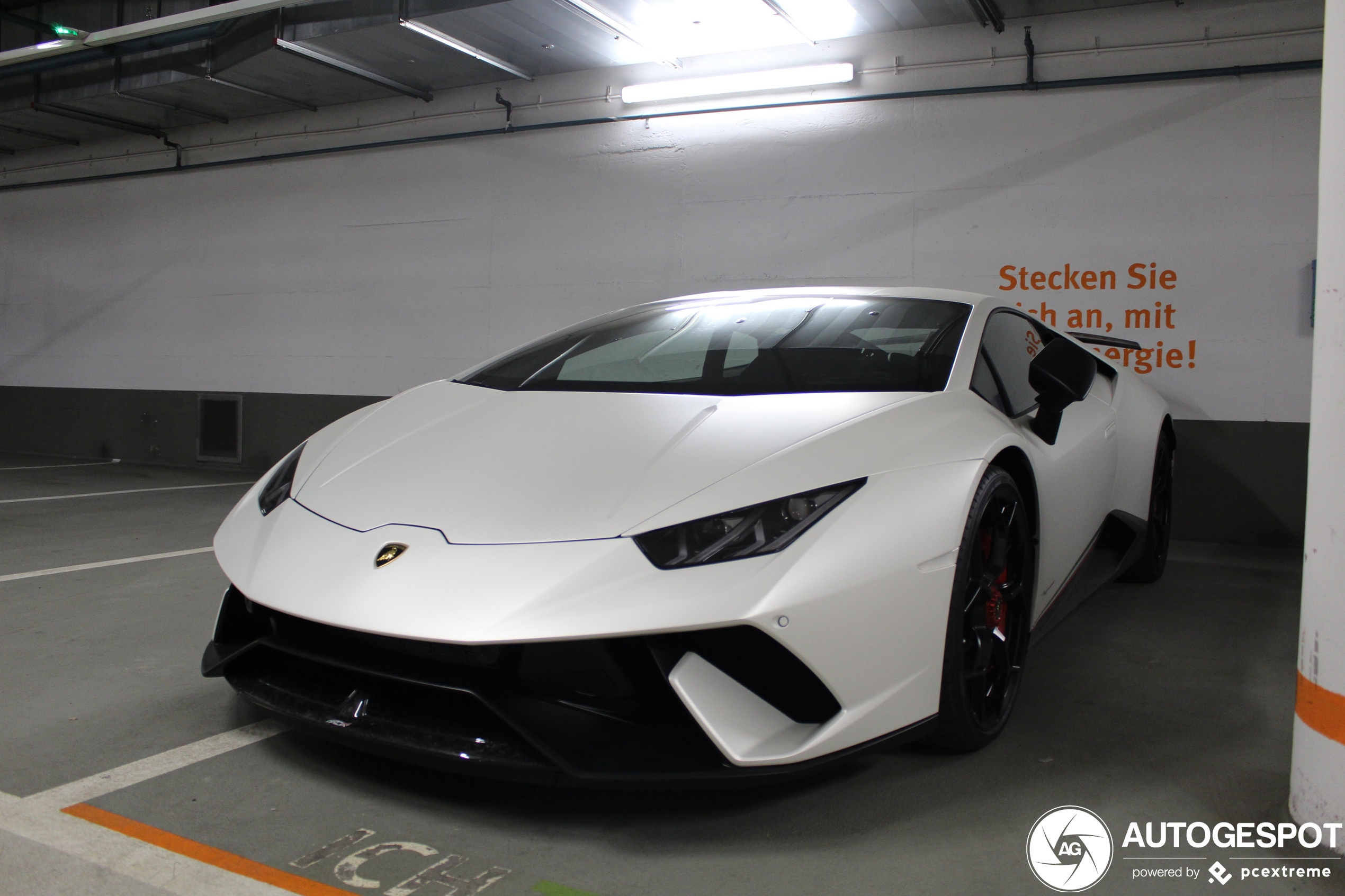 Lamborghini Huracán LP640-4 Performante